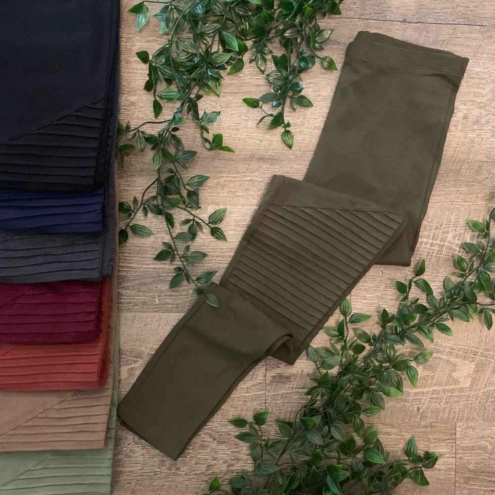 Dark Olive Highwaist Moto Leggings - Picture 3 of 5